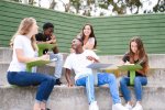 Mobiler Sitz-Tisch praktisch im Freien (Zoom)