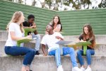 Mobiler Sitz-Tisch innovative Sitz-Tisch-Kombination zum flexiblen Arbeiten (Zoom)